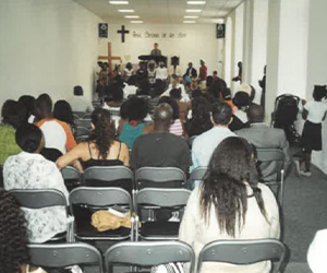 A Igreja Universal completa 30 anos na Alemanha 2 Rented room