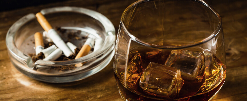 Estudos revelam que o álcool é tão perigoso quanto os cigarros