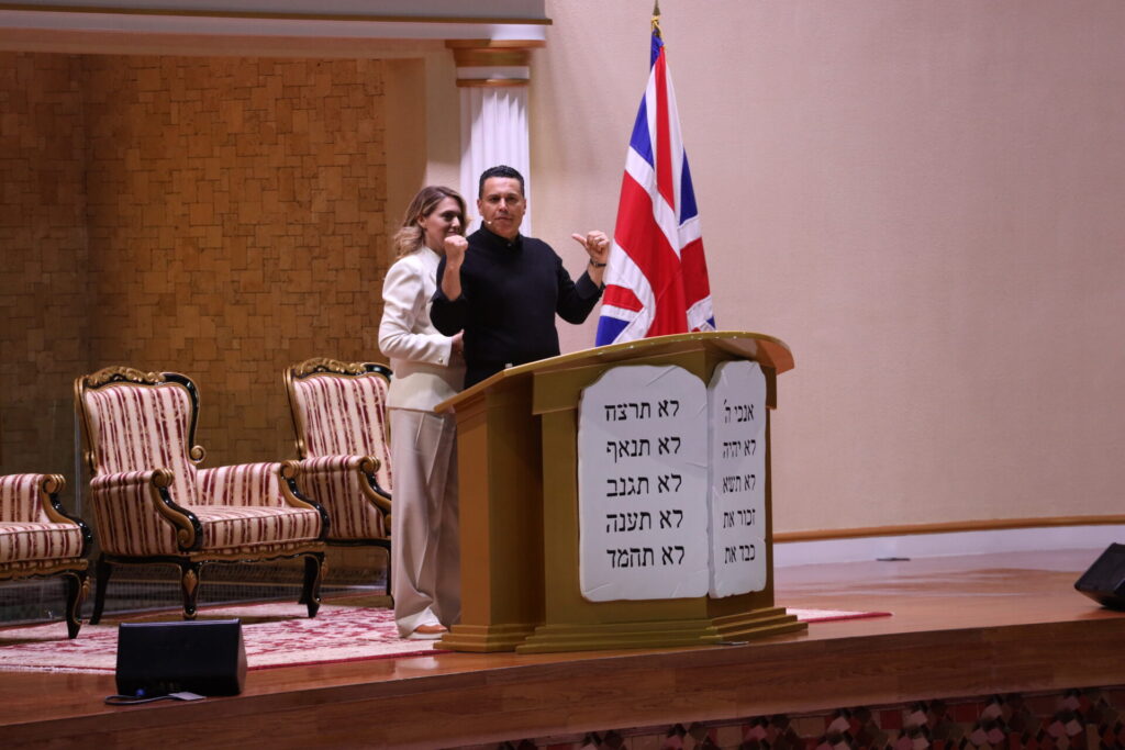 Family Gathering Night with Bishop Renato & Cristiane Cardoso 7 9I9A4161
